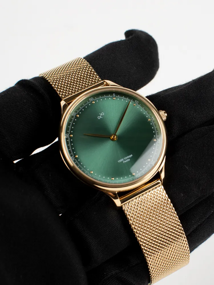 About Vintage 1969 Petite